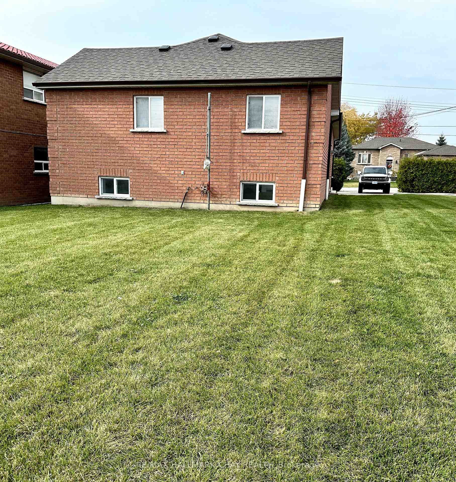 895 FREDERICK Street photo 3