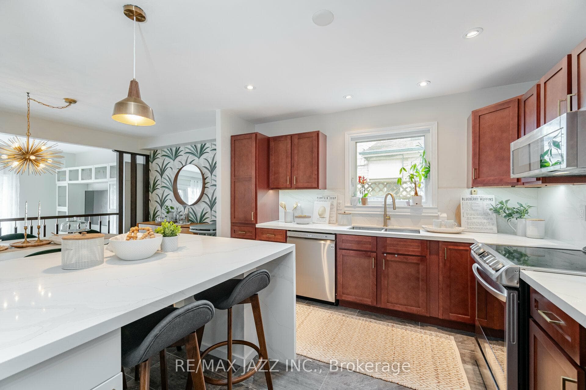 695 Jackson Court photo 5