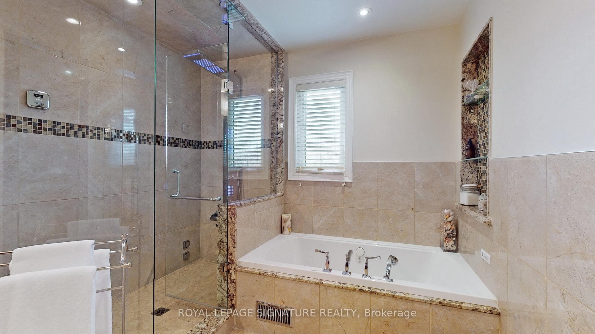 30 Knole Haven Drive Unit Upper photo 18