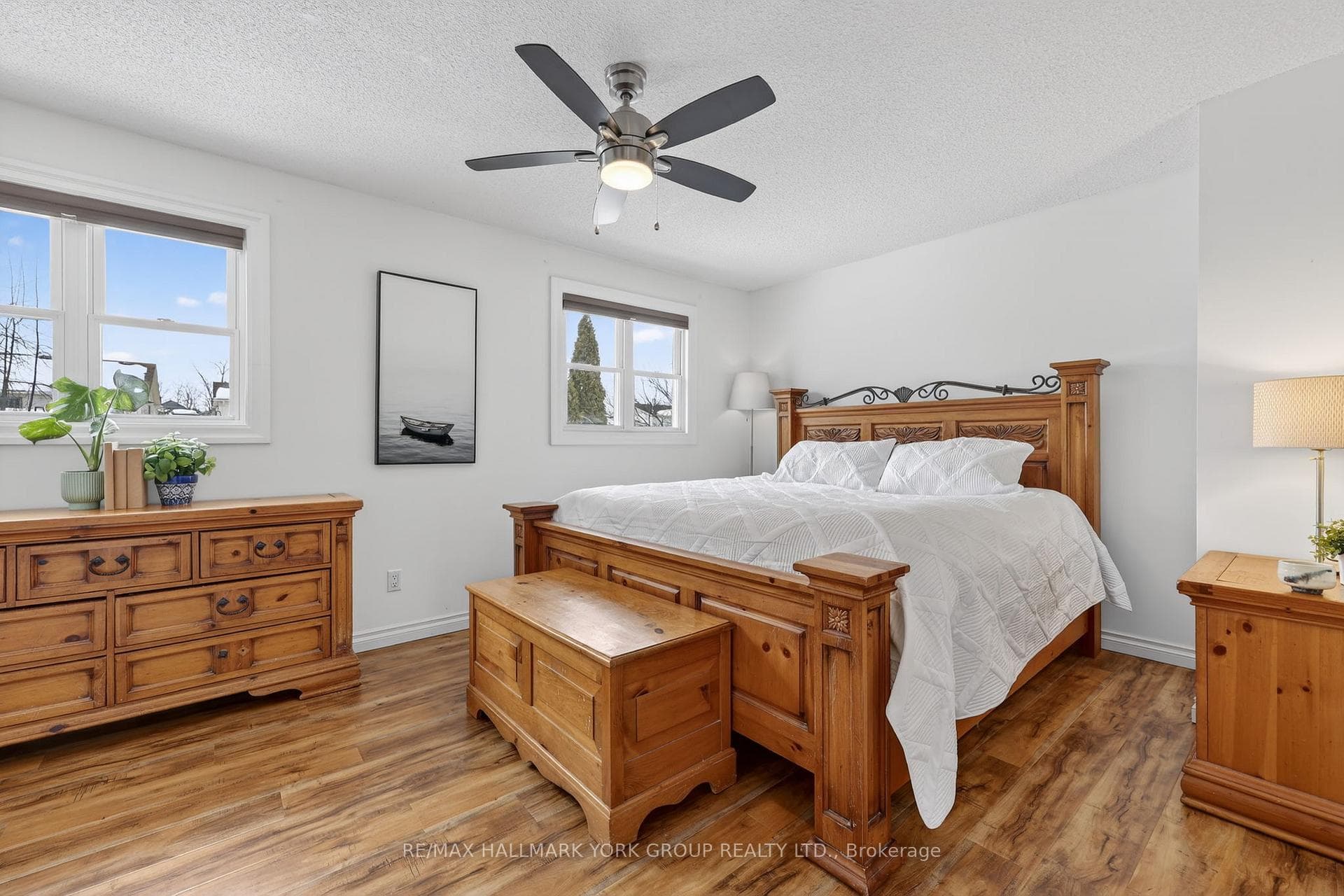 1896 Ashwood Avenue photo 20