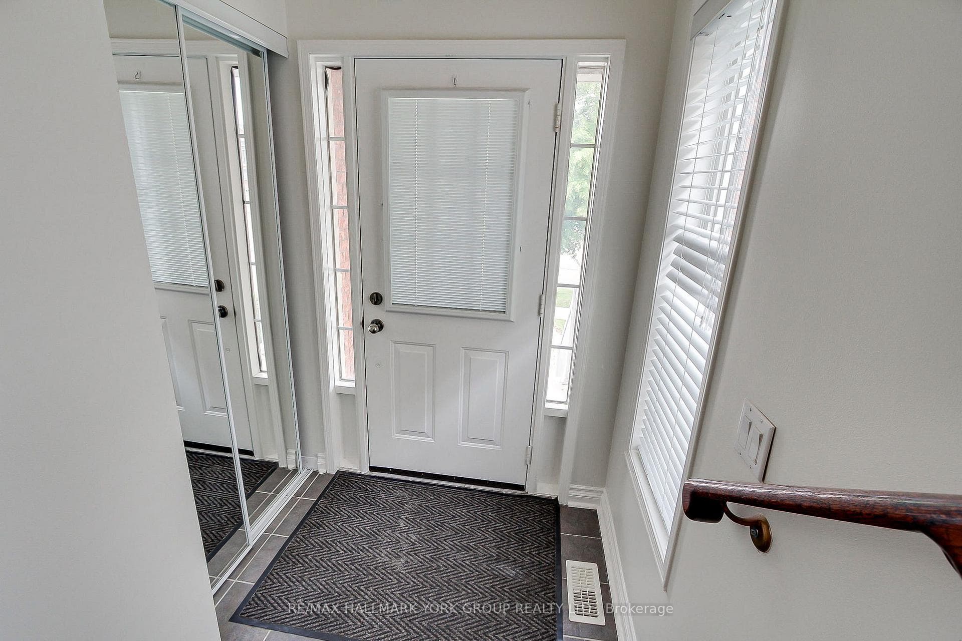 39 Millcliff Circle photo 4