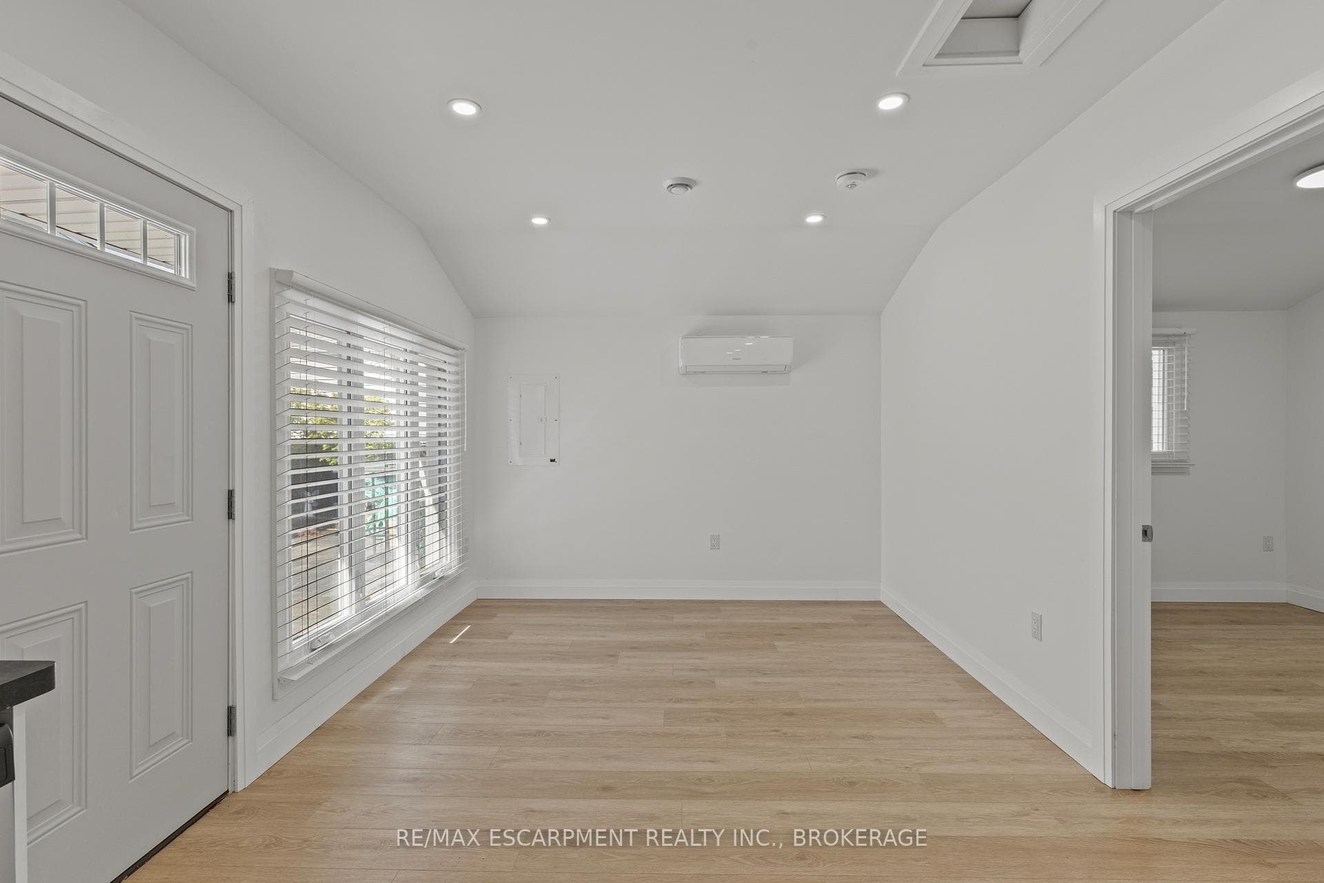 362 Gatfield Avenue Unit Unit 2 photo 9