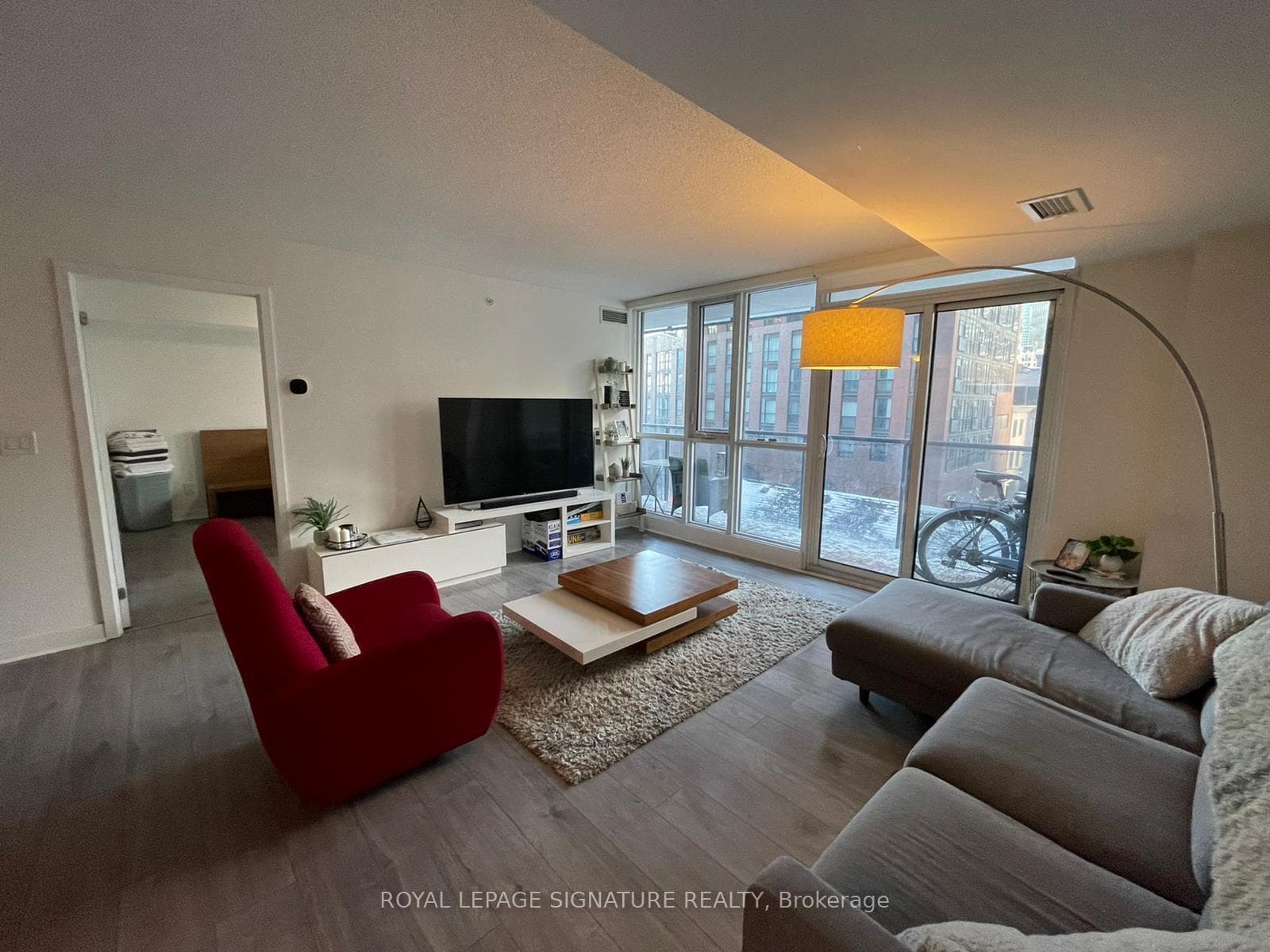 295 Adelaide Street Unit 414 photo 16