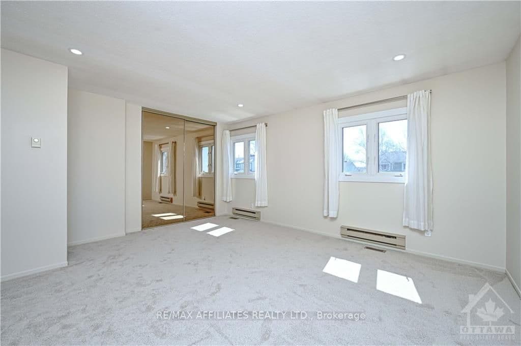 121 LARKIN Drive photo 21