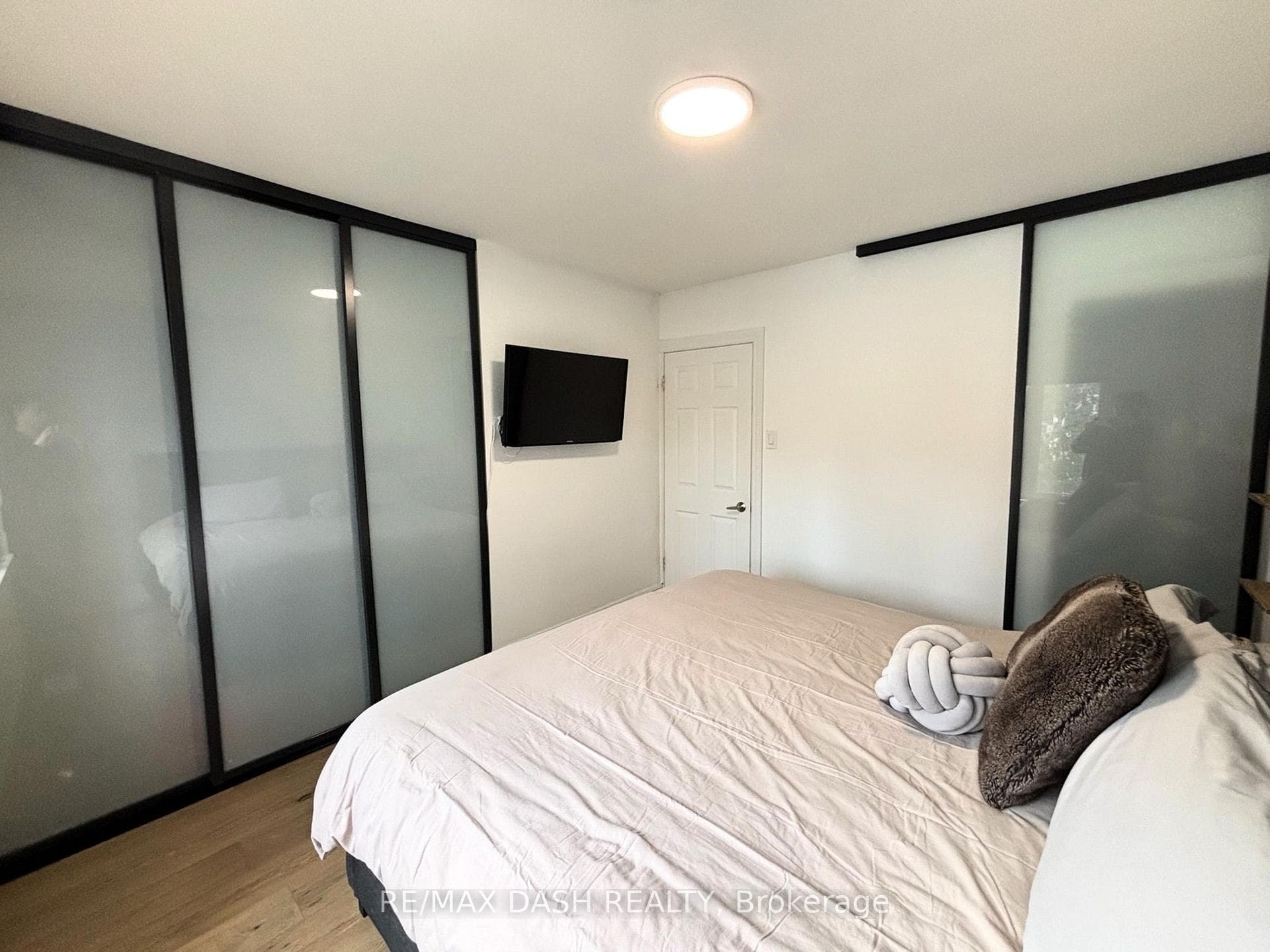 3312 Bathurst Street photo 11