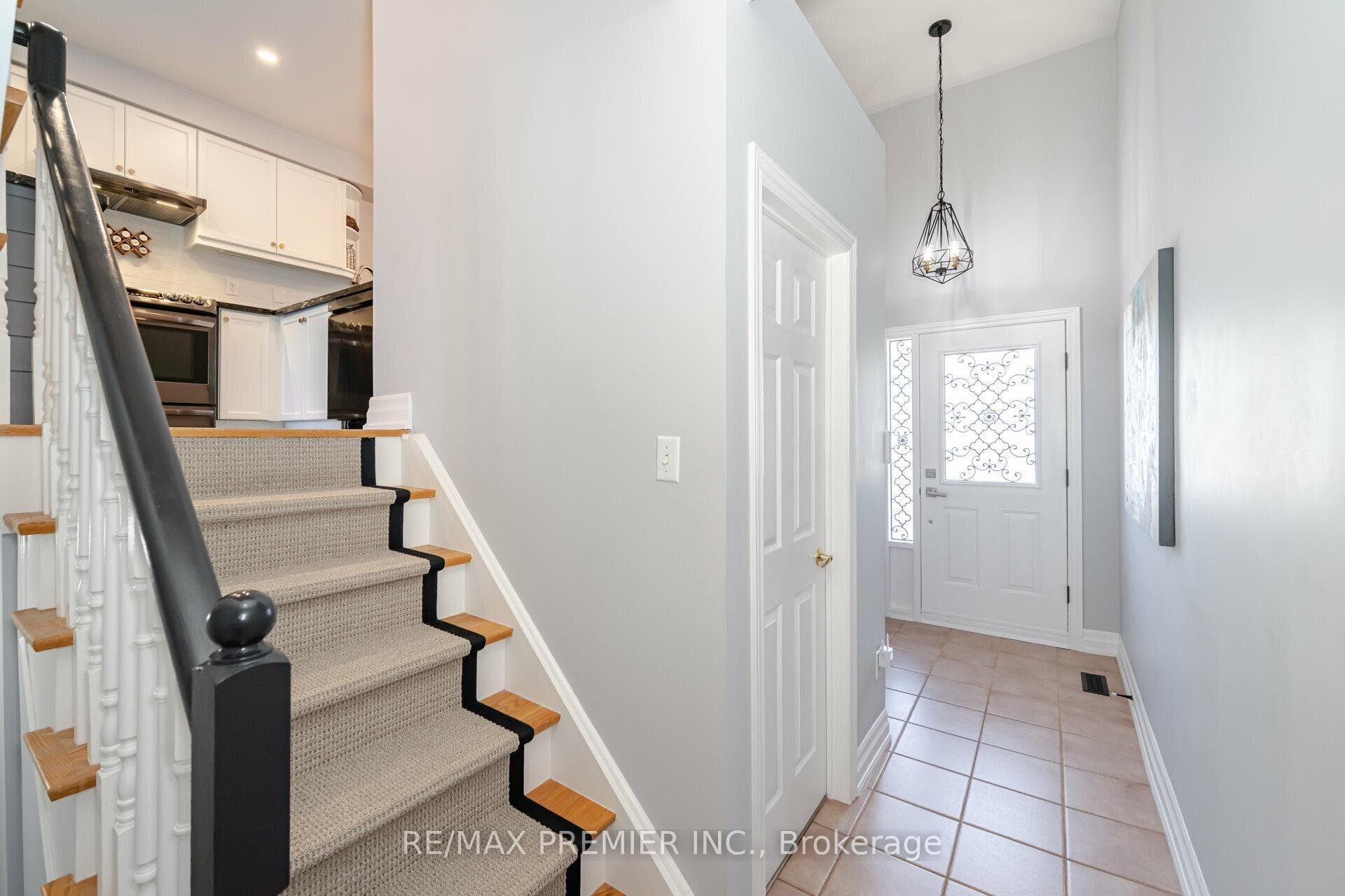 16 Michelle Drive photo 6