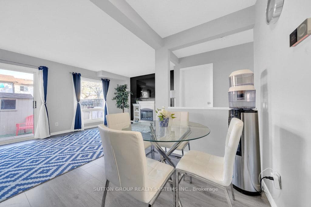 540 Dorchester Drive Unit 29 photo 14