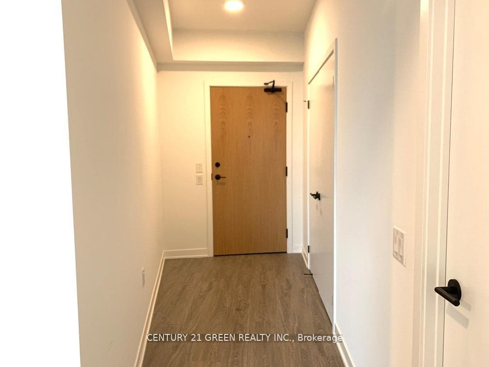 2495 Eglinton Avenue Unit 2013 photo 1