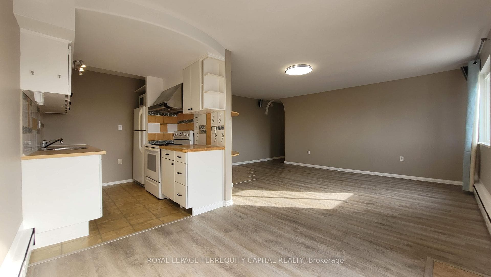 450 Carlton Street Unit 35 photo 3