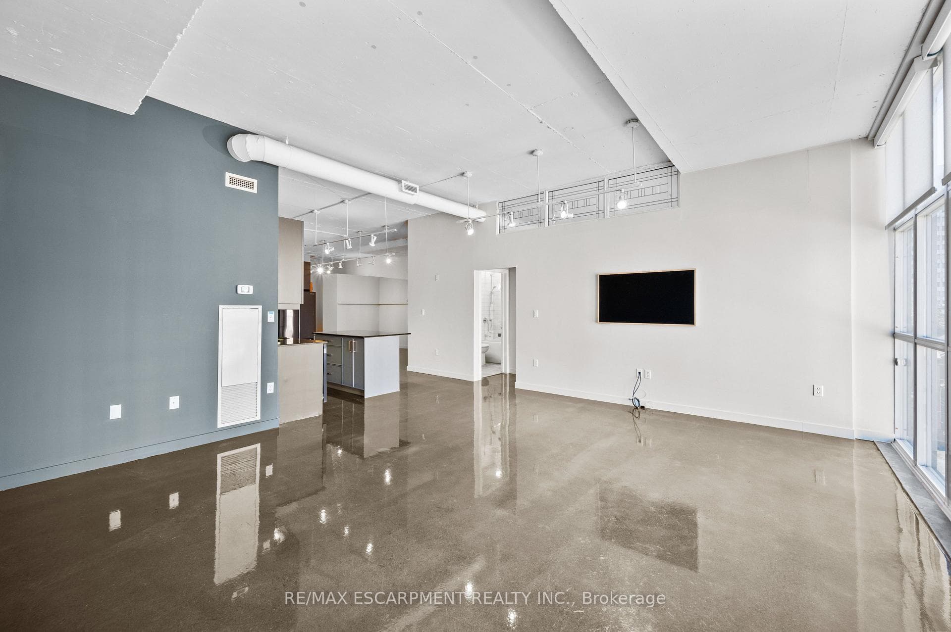 66 Bay Street Unit 614 photo 18