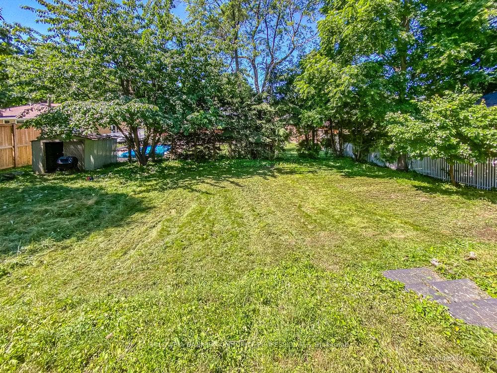 16 Westmount Road photo 45