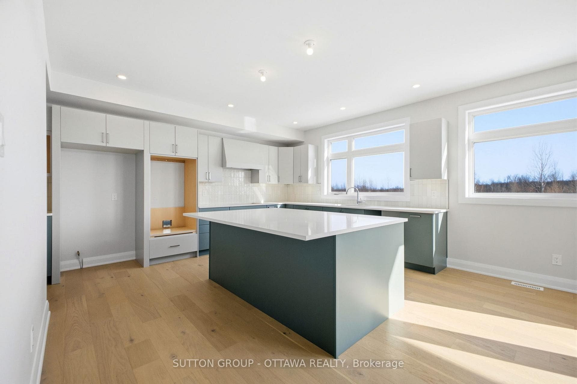 395 Longworth Avenue photo 13