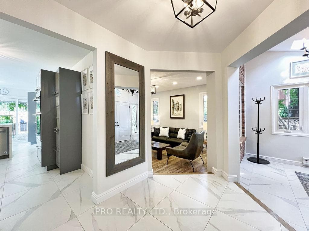 1515 Netherly Court photo 8