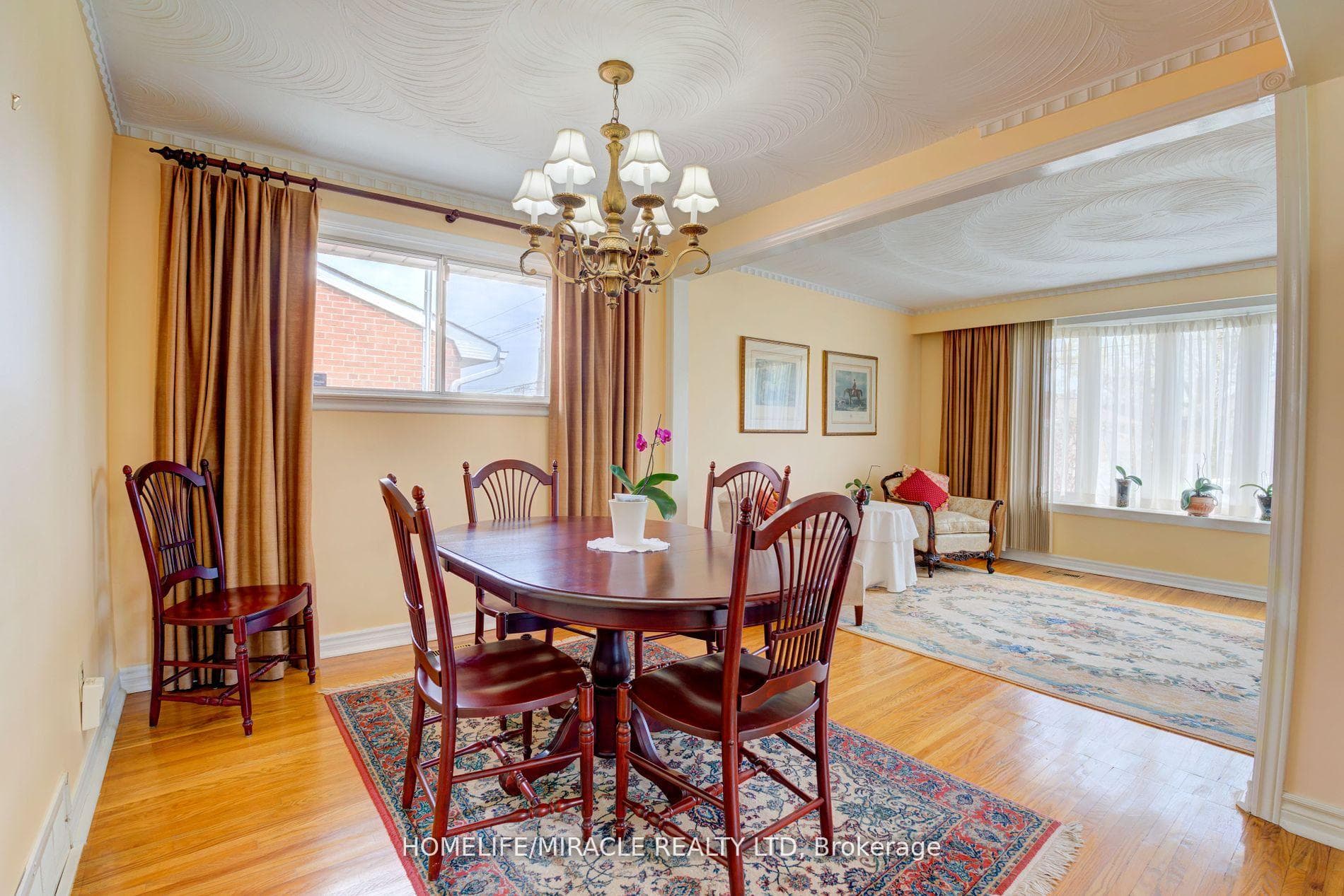 24 Ivanhoe Court photo 9