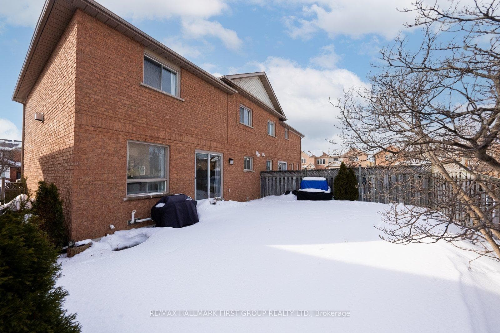 1547 Arcadia Square photo 32