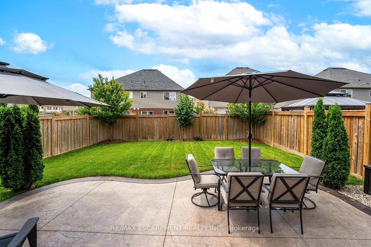 108 Challenger Avenue photo 31