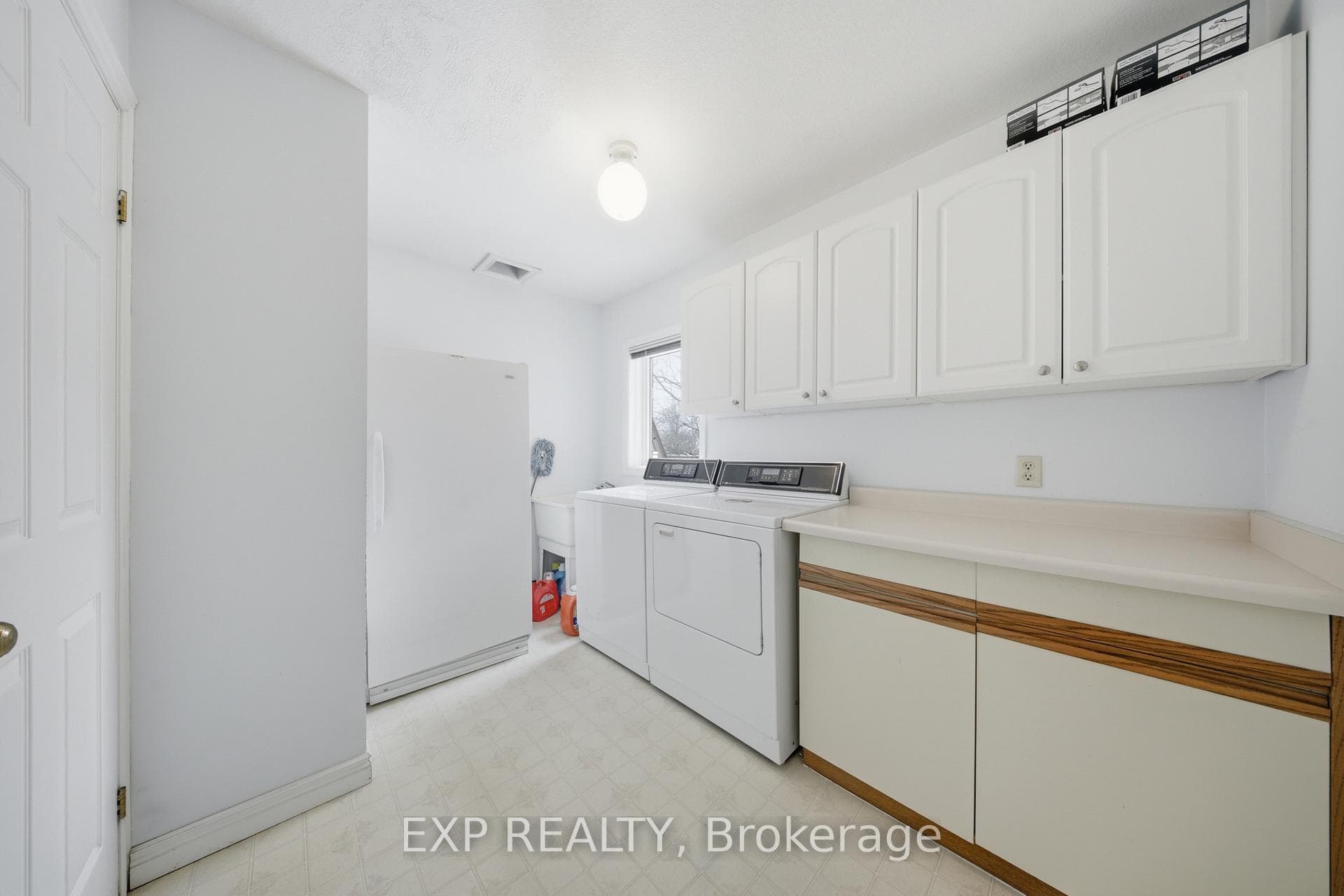 637 Deer Run Drive photo 24