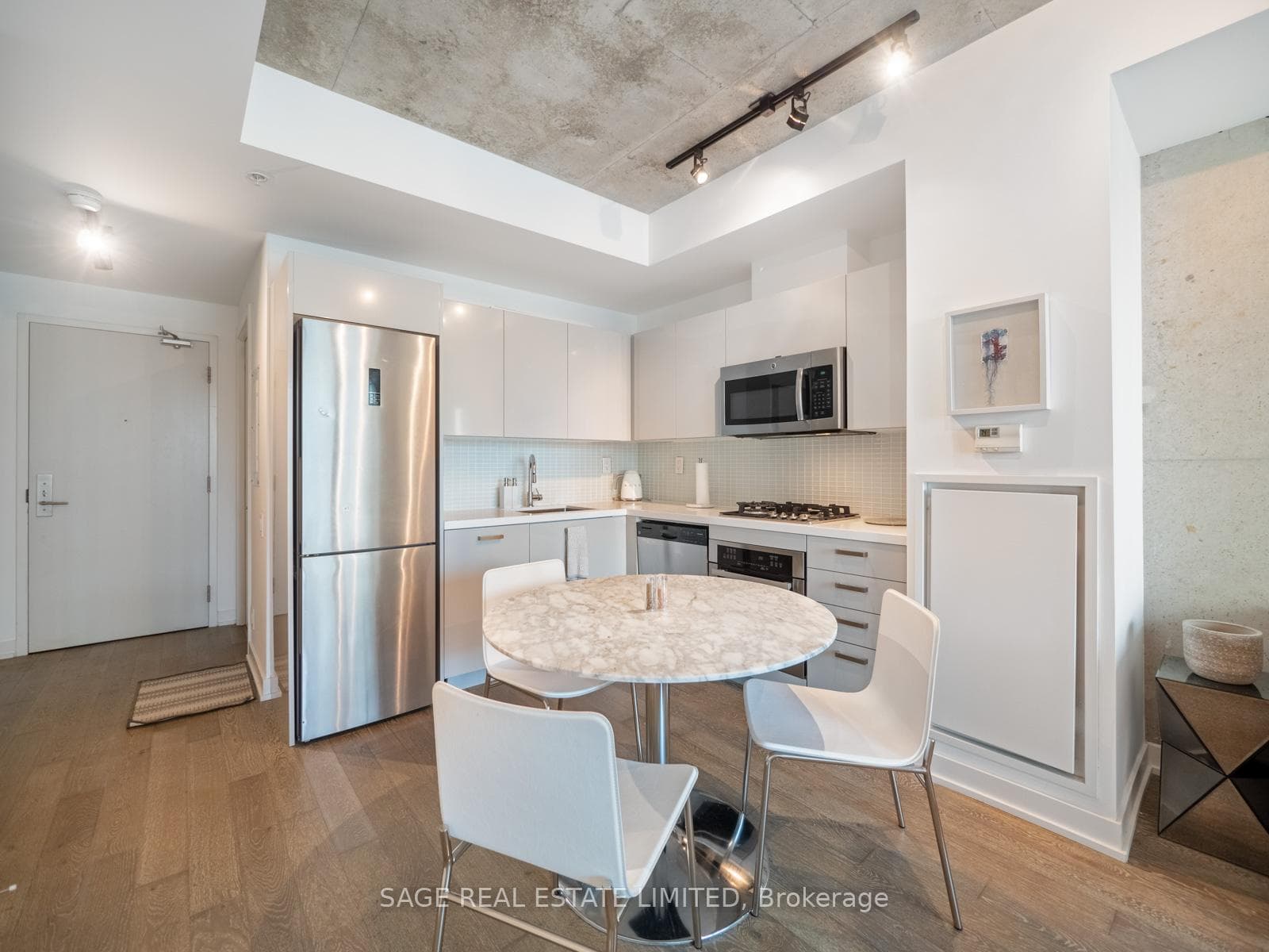 39 Brant Street Unit 406 photo 13