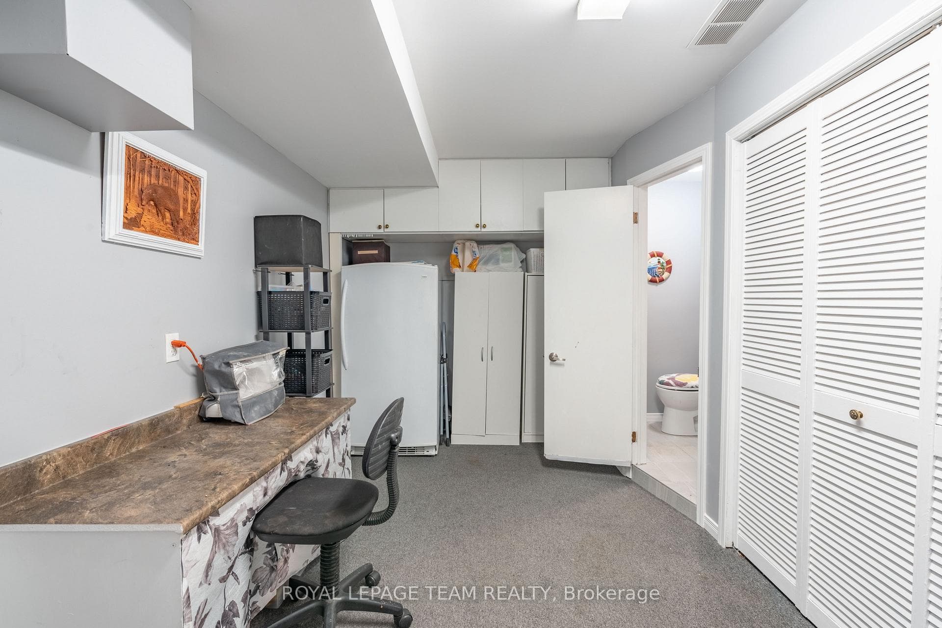 Laundry/Hobby Rm with plenty of storage