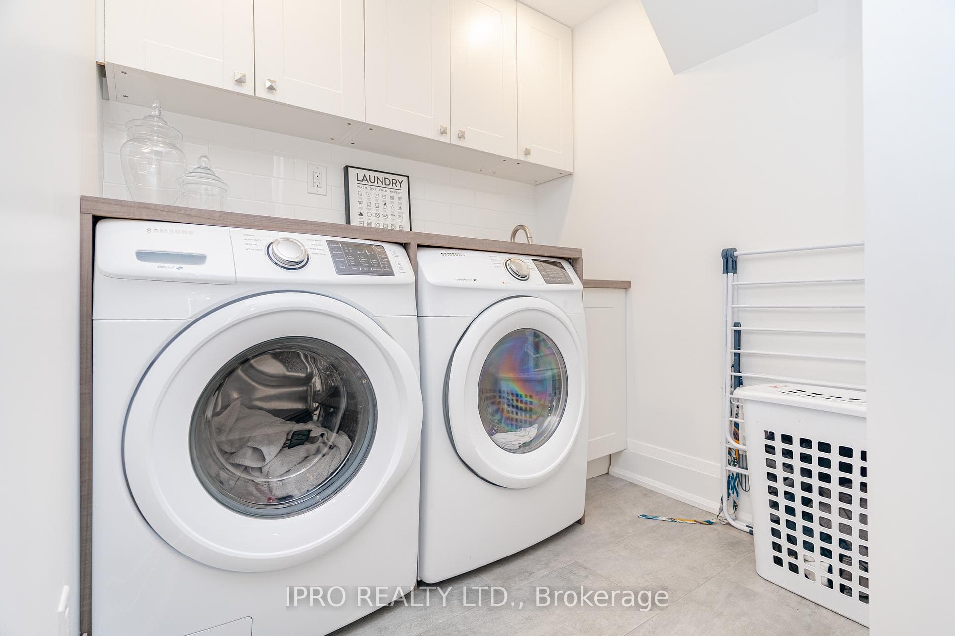 2272 Mowat Avenue Unit 74 photo 33