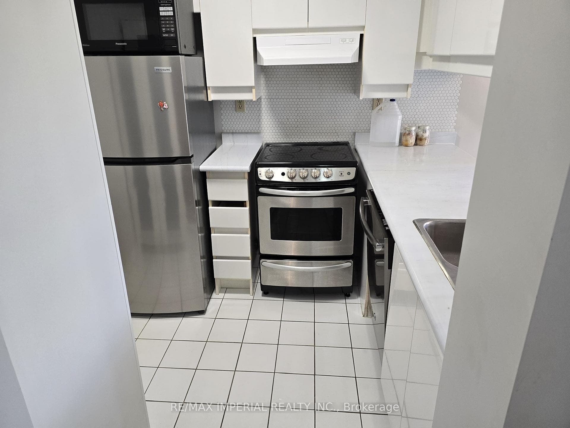 736 Bay Street Unit 1211 photo 13