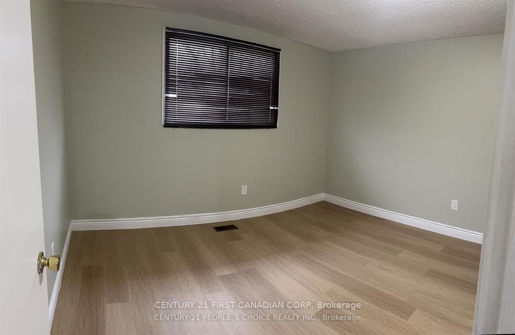 747 Dunelm Lane photo 6