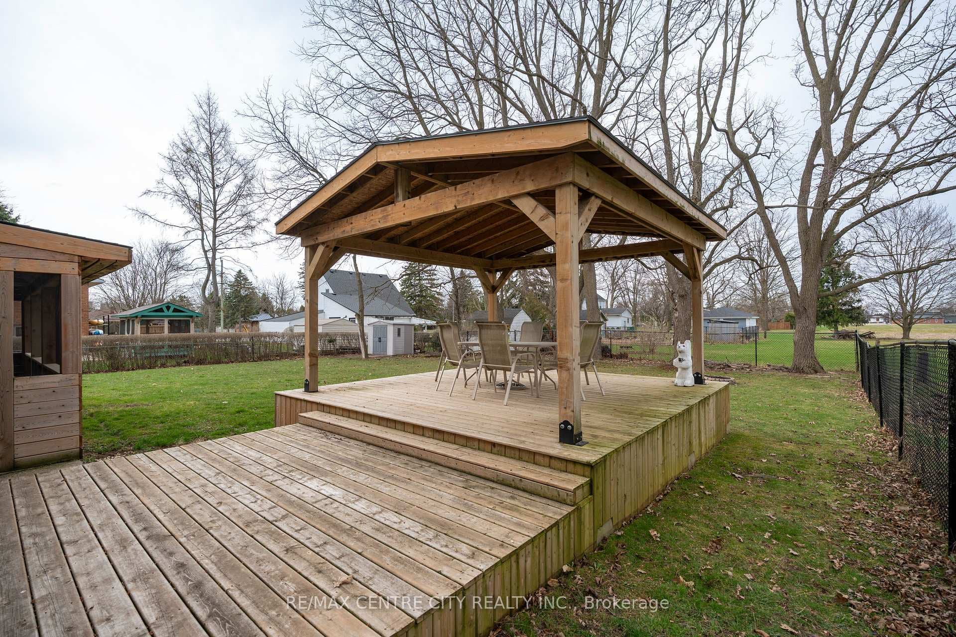 272 Coad Street photo 33