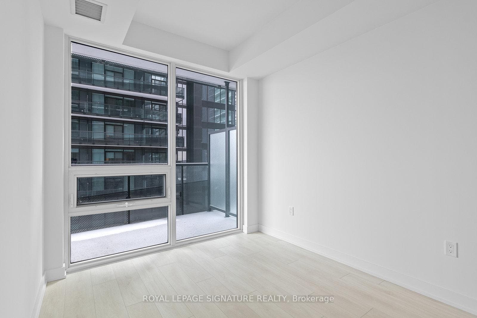 117 Broadway Avenue Unit 1613 photo 12