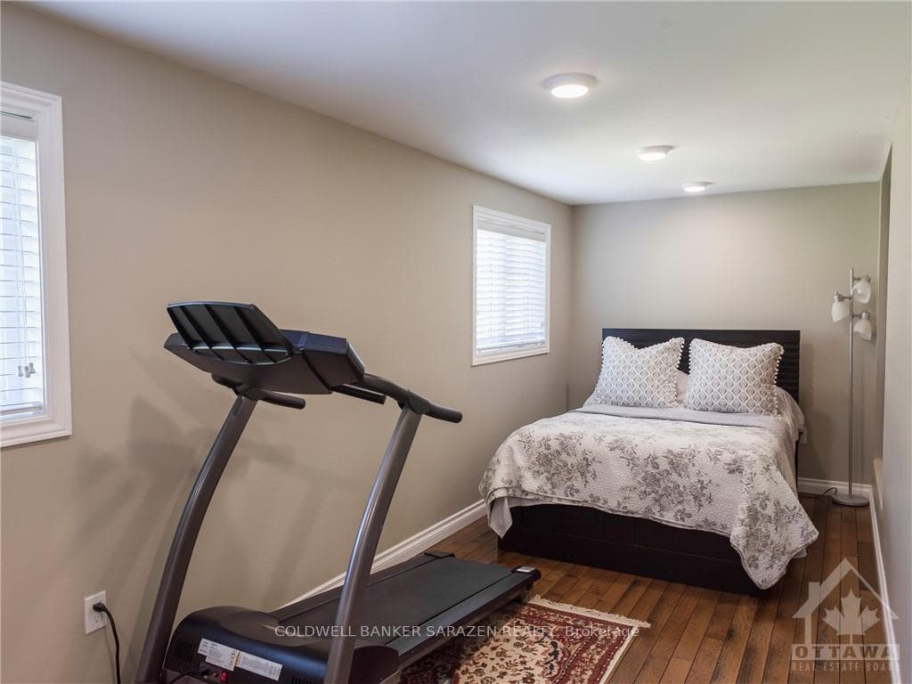 112 RUSSELL Street photo 23