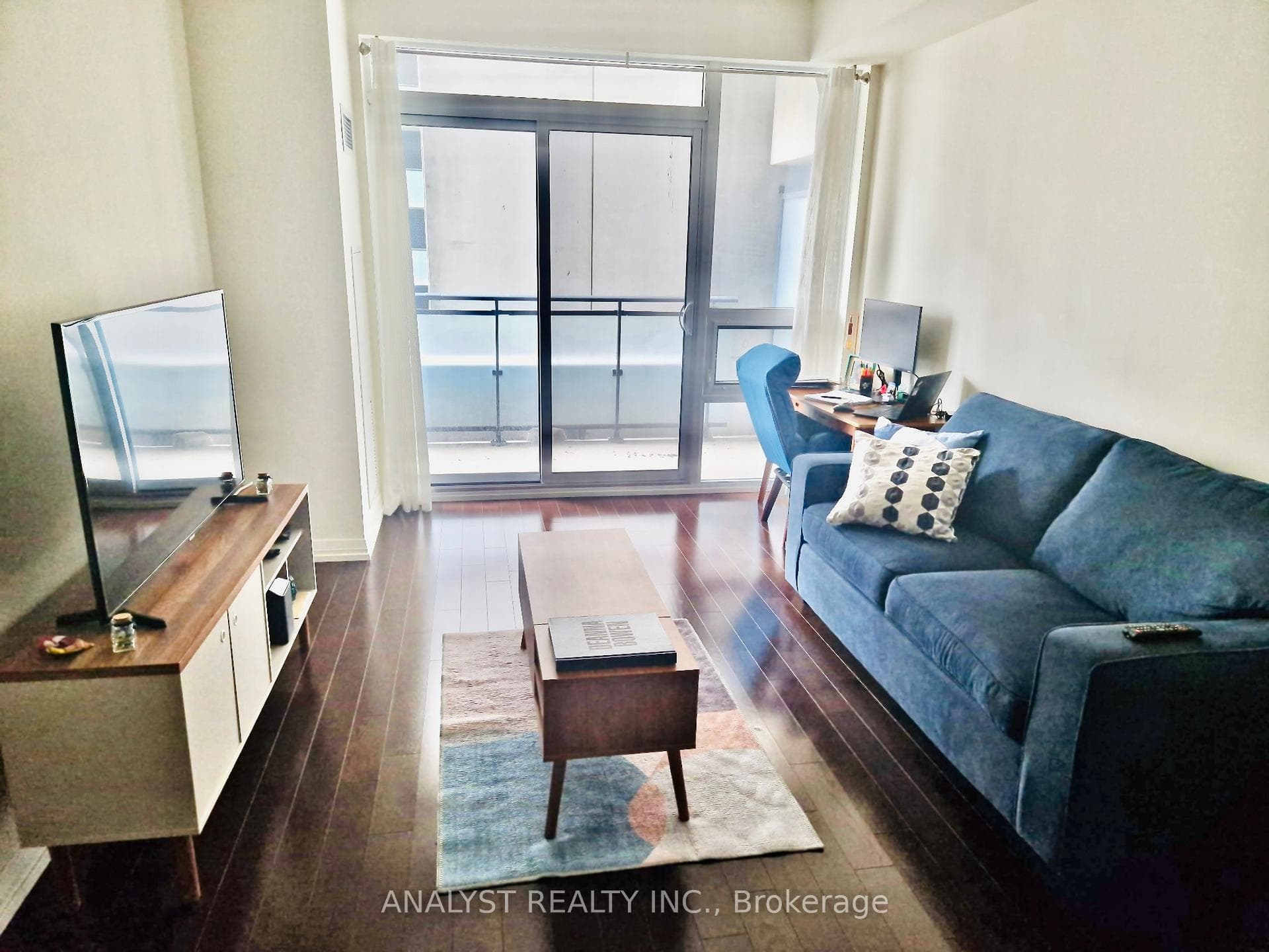 460 Adelaide Street Unit 601 photo 6