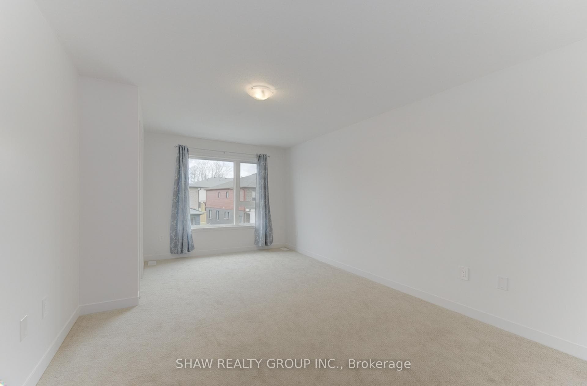 29 Oak Forest Common photo 19