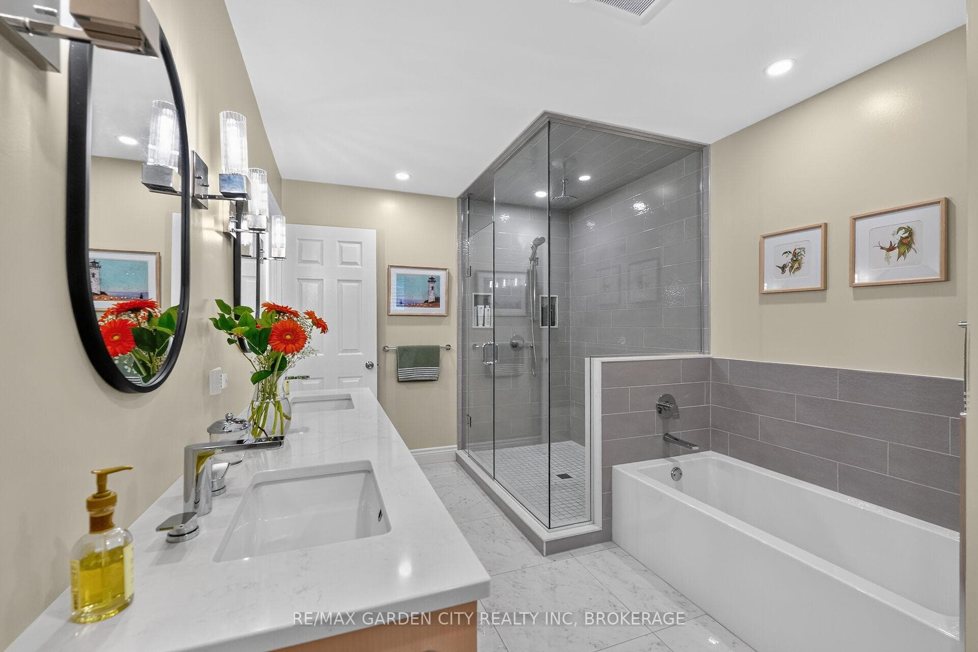 656 Memorial Drive photo 27