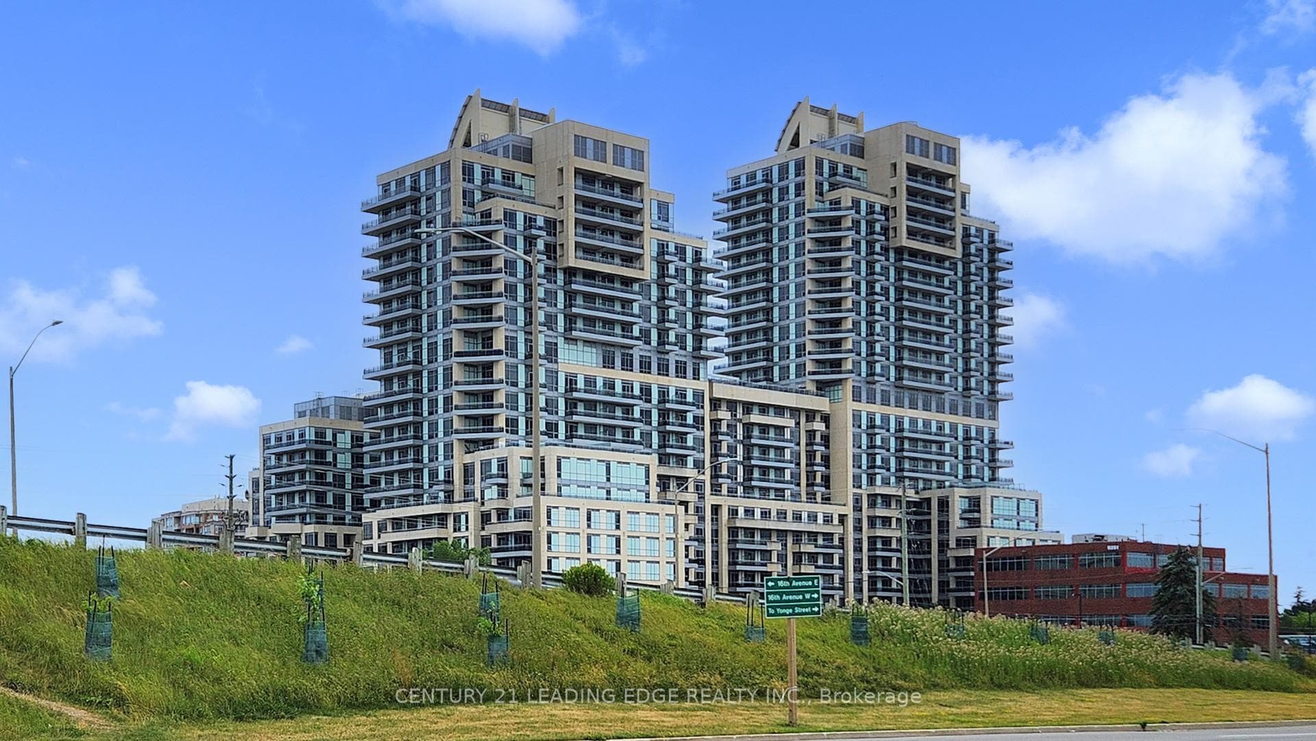 9205 Yonge Street Unit 1611 photo 2