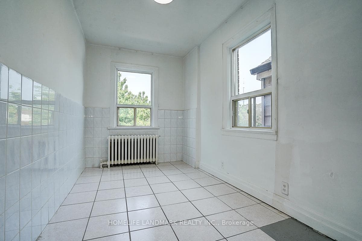 149 Euclid Avenue Unit Main and Upper photo 27