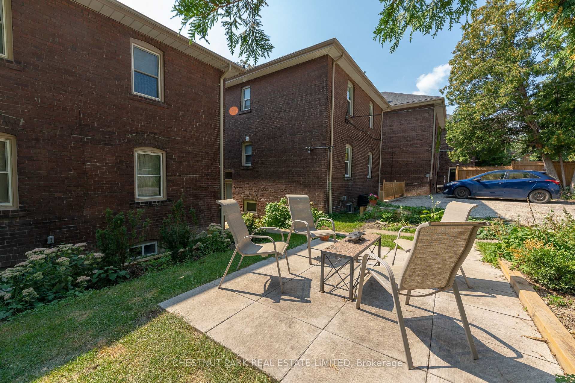 49 Springmount Avenue Unit B photo 11