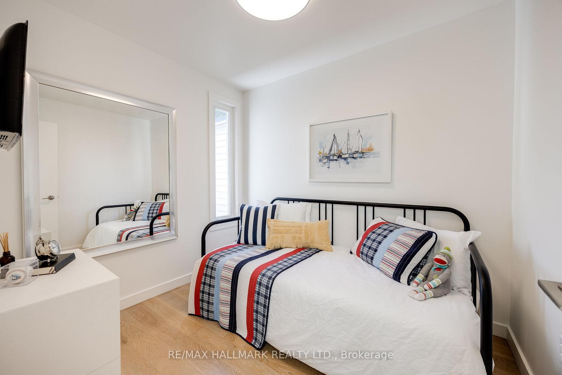 9 Myrtle Avenue photo 27