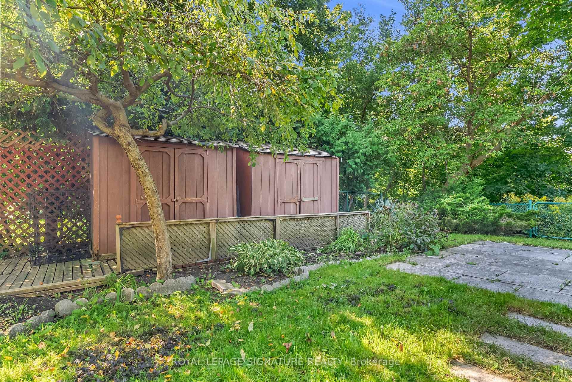 130 Three Valleys Drive photo 32