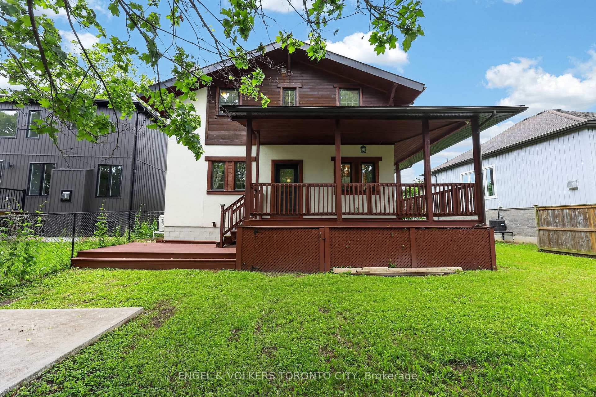 774 Churchill Lane photo 40