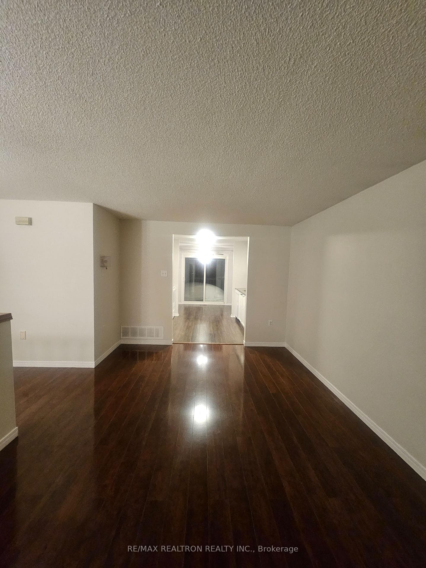 11 Finlay Road Unit Main photo 4