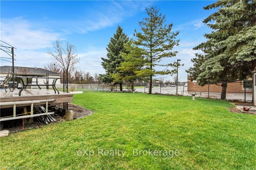 923 LIMESTONE Drive photo 27