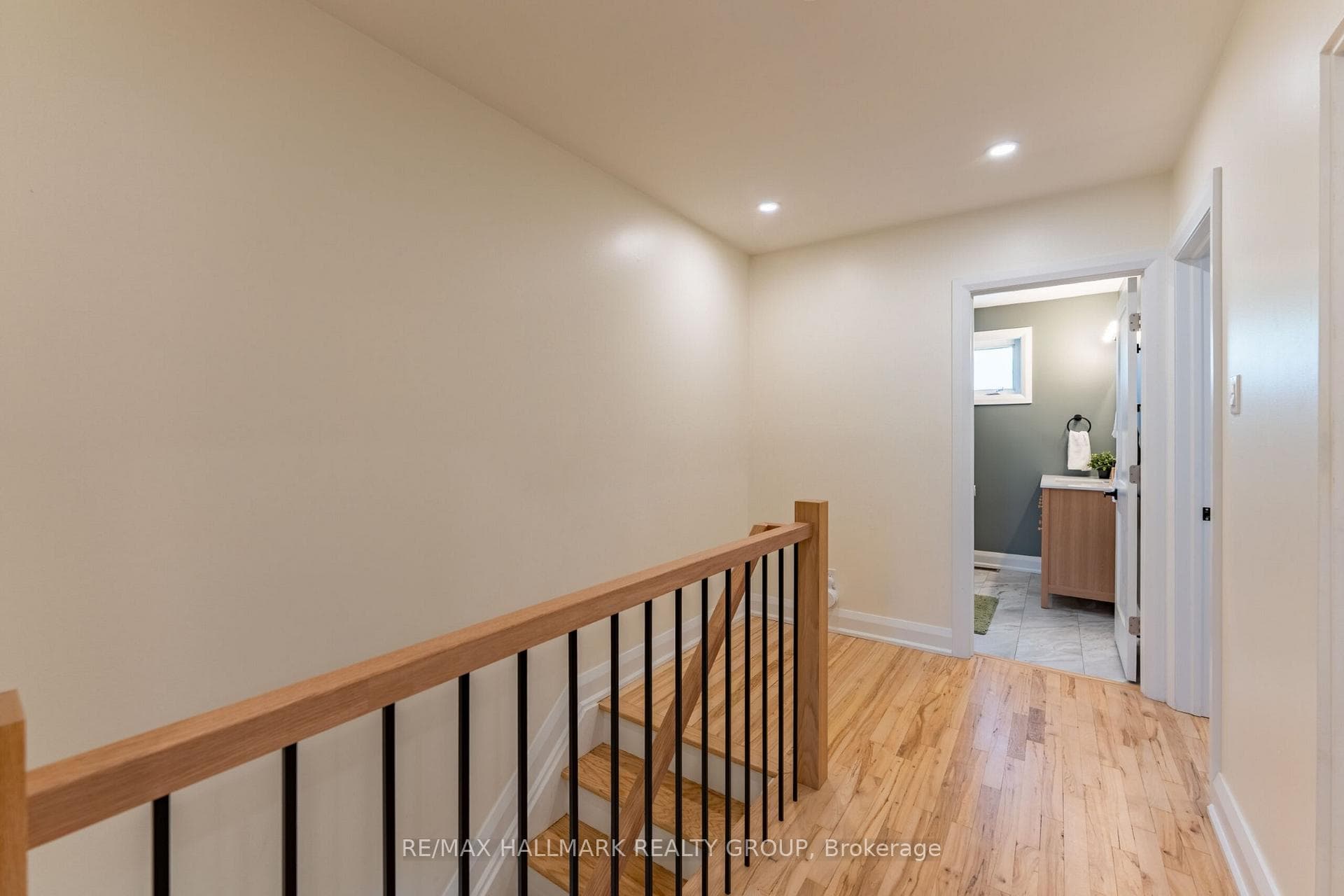 820 Grenon Avenue photo 17