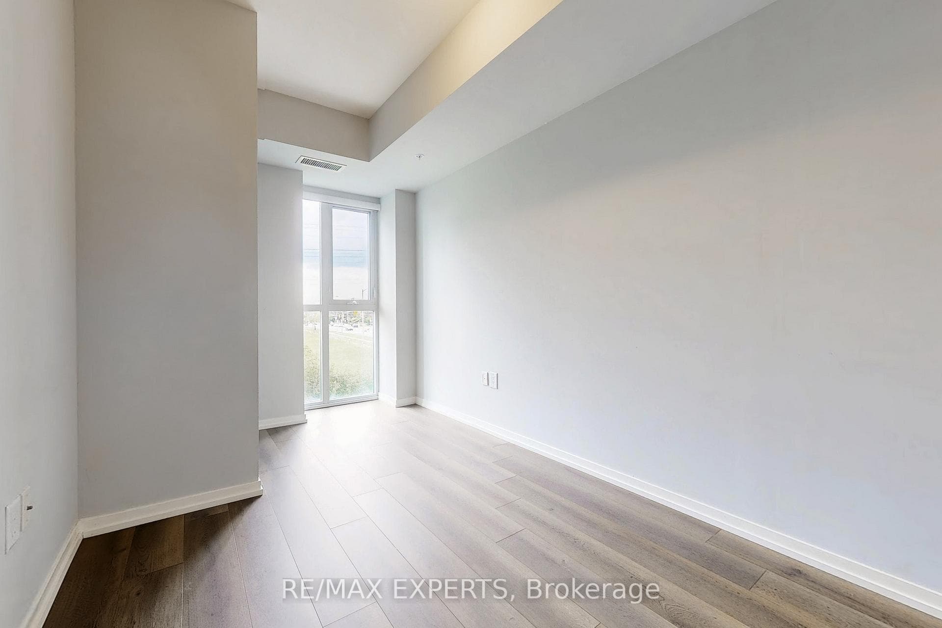 3237 Bayview Avenue Unit 104 photo 18