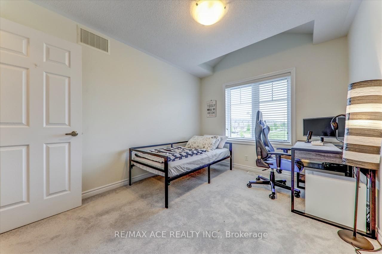 2486 Steeplechase Street photo 27