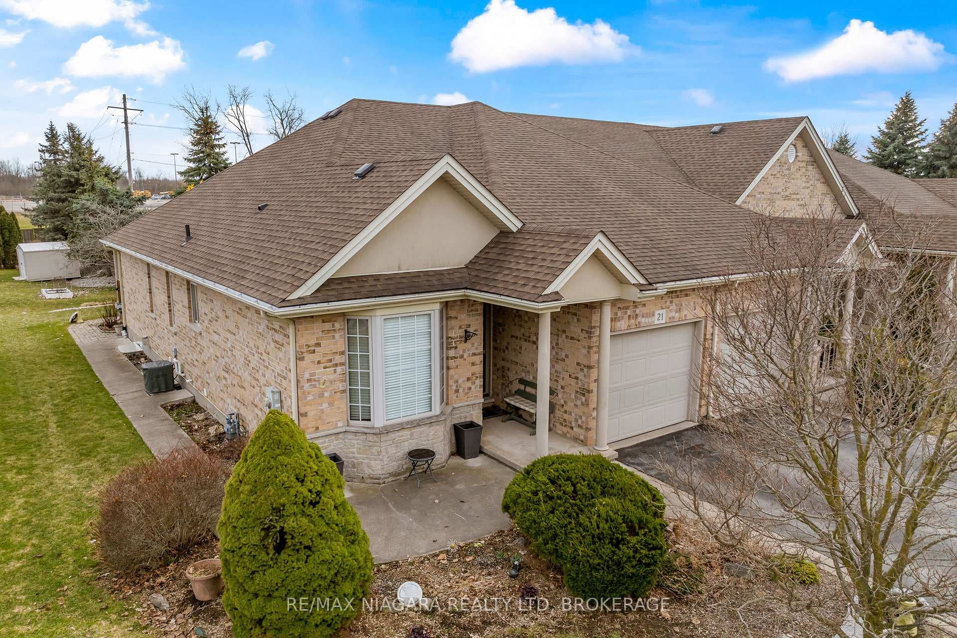 21 Willowlanding Court photo 36