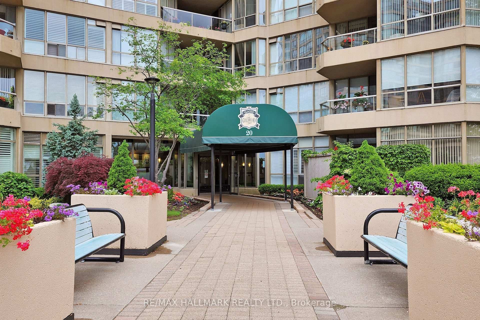 20 Guildwood Parkway Unit 316 photo 2
