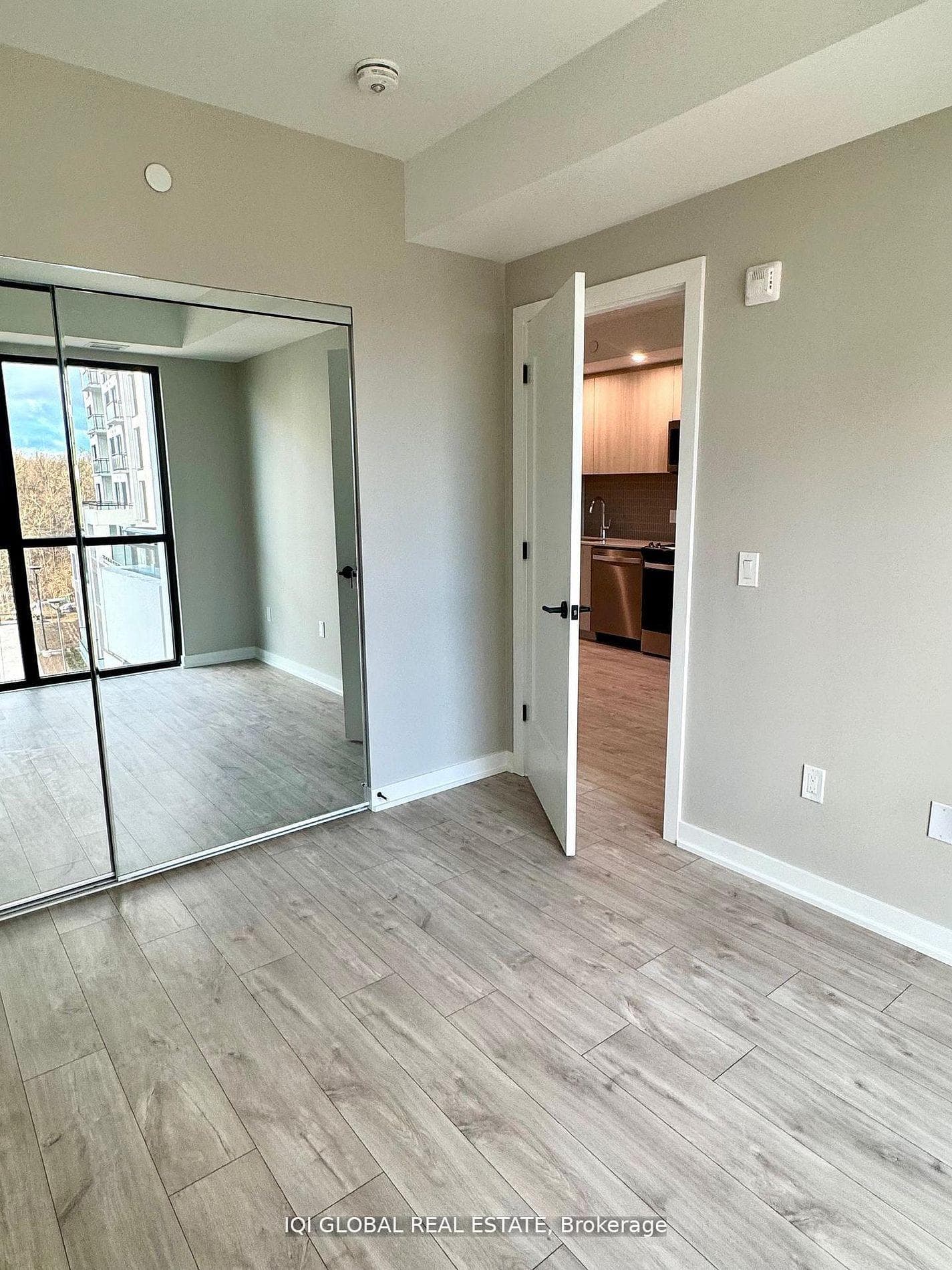 720 Whitlock Avenue Unit 406 photo 14
