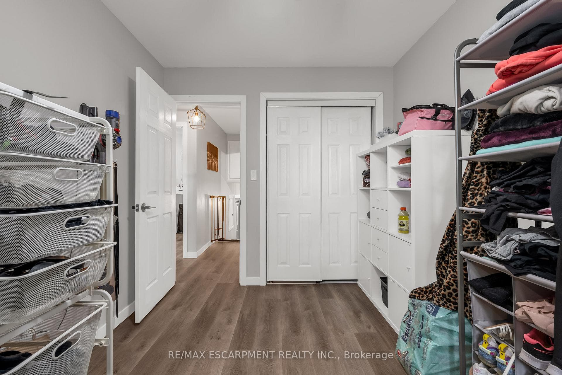 8077 Aintree Drive photo 13