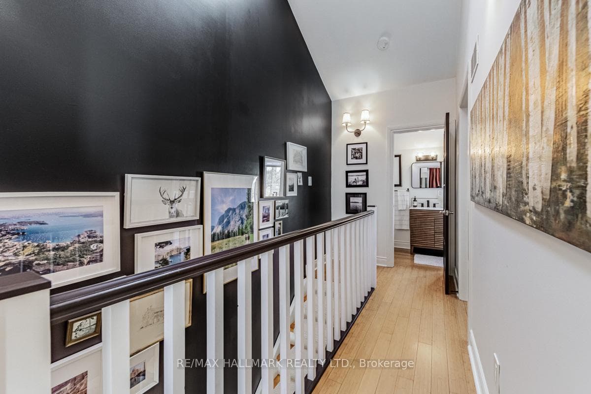 1584 Dundas Street photo 16