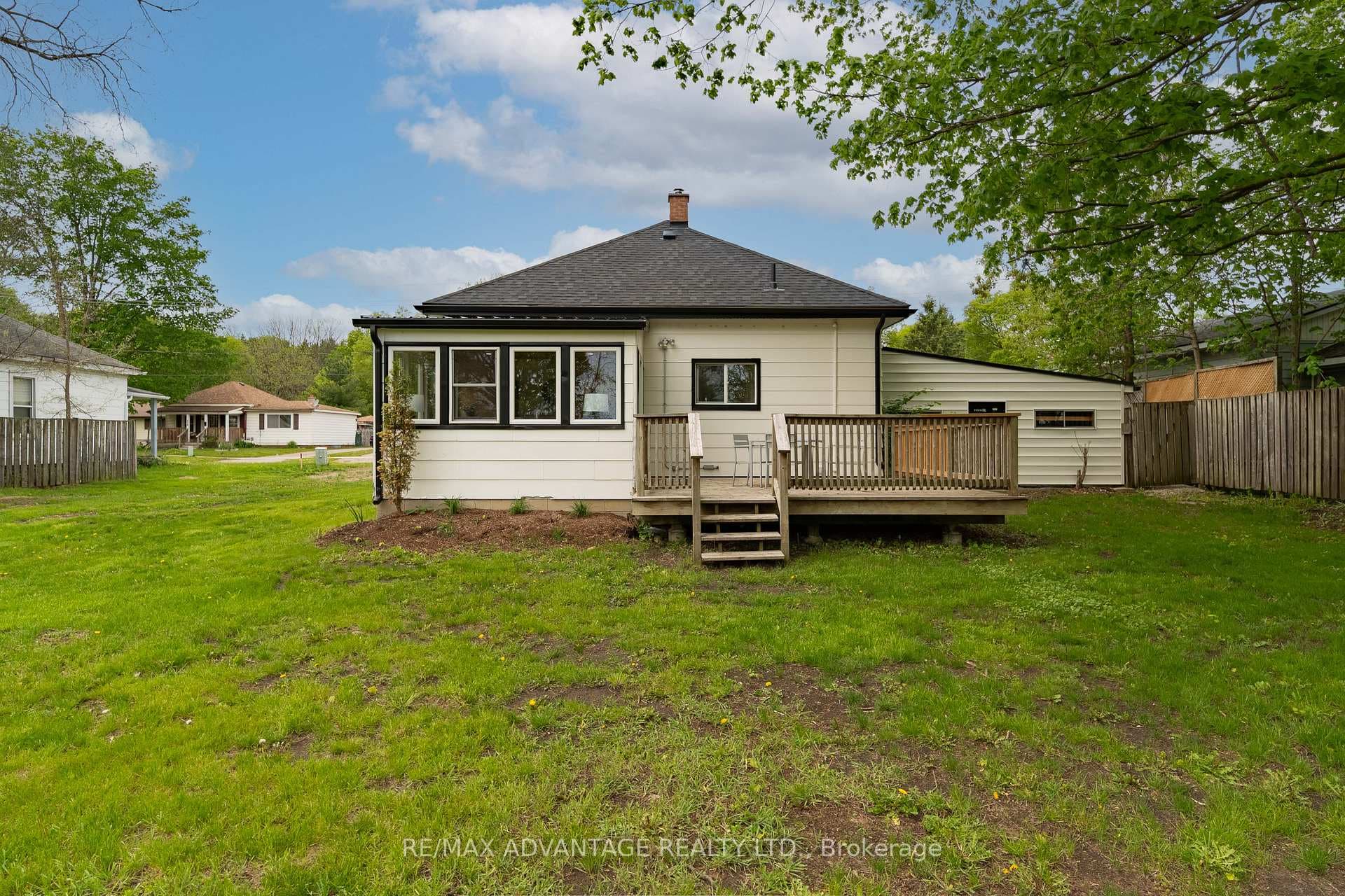 209 Victoria Street photo 33
