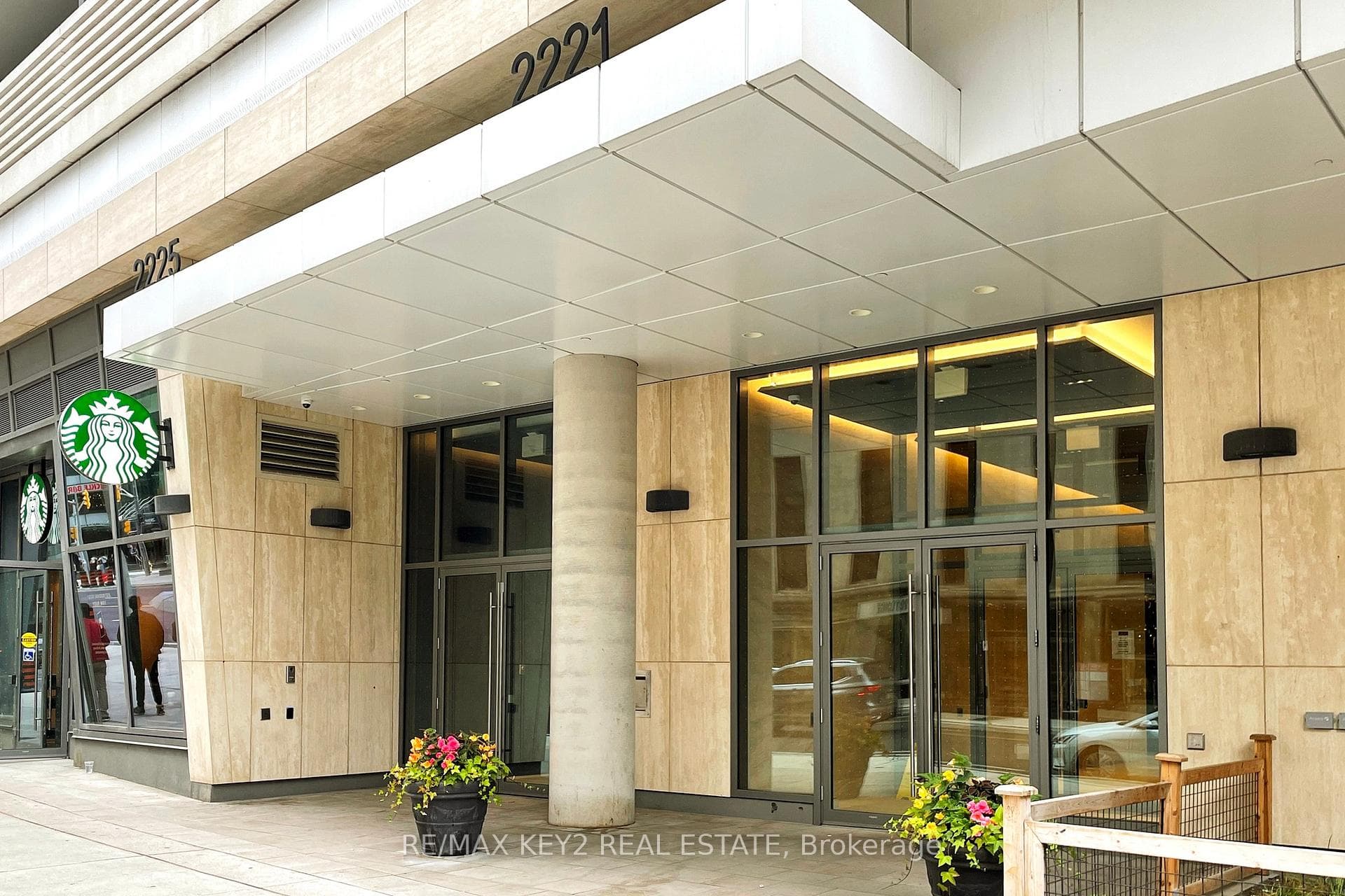 2221 Yonge Street Unit 4904 photo 2